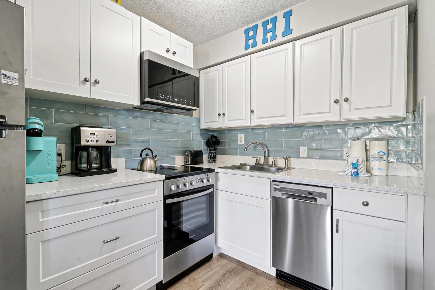 The Breakers #220 Beach Condo, Beautiful Ocean View At Coligny Beach, 4 N Forest Beach Drive Hilton Head, Walk To All Shops Restaurants, Renovated Jan 2024, Vacation Rental Hhi Llc Hilton Head Island Buitenkant foto